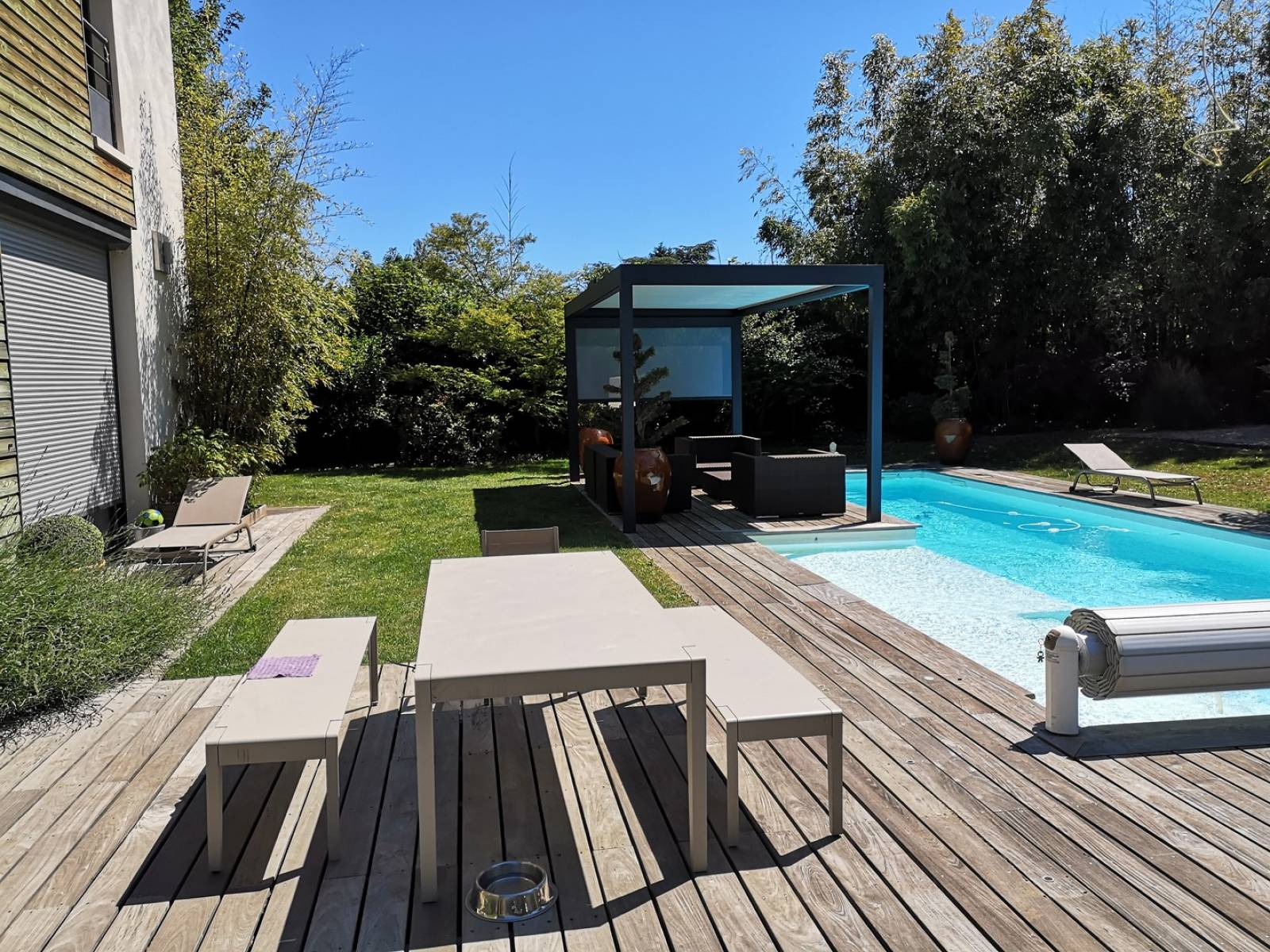 Pose d'un store banne 4x3 pour protéger votre terrasse Chambéry 73 Savoie