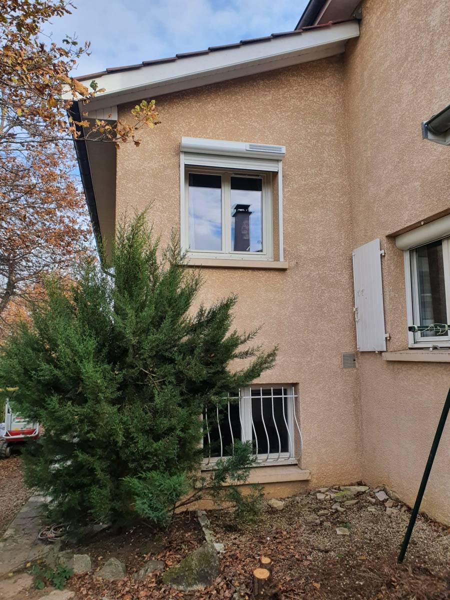 Prix pose store banne avec lambrequin enroulable Beynost 01700 Ain