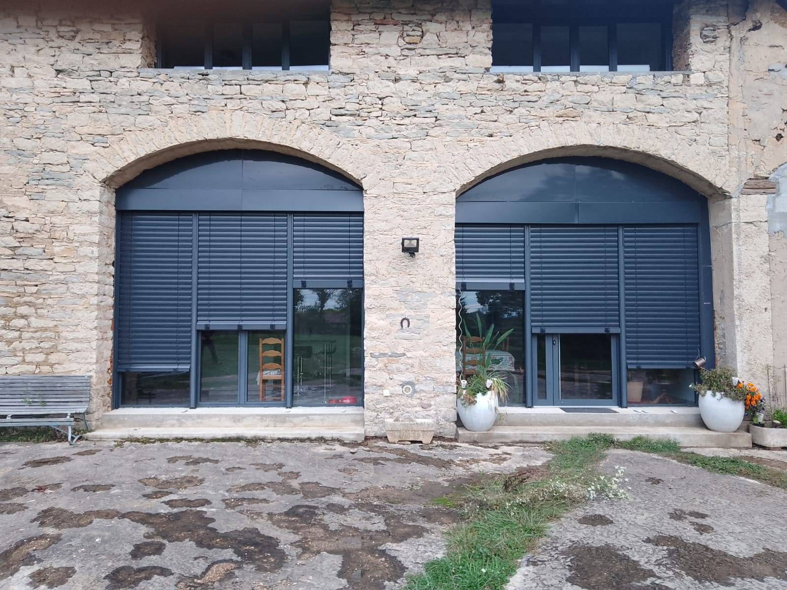 Pose carport toit plat aluminium 2 places à Brindas 69126 Rhône