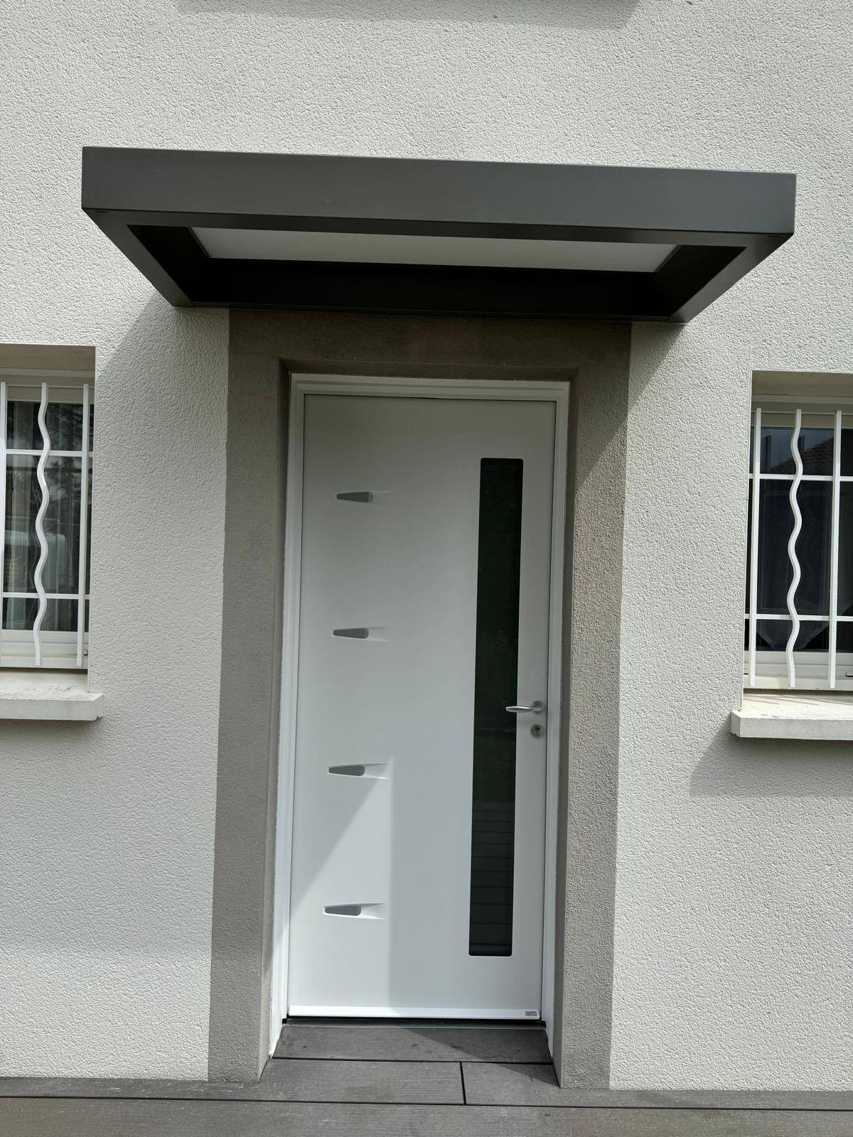 Fabrication de menuiseries aluminium sur-mesure Saint-Bonnet de Mure 69720 Rhône