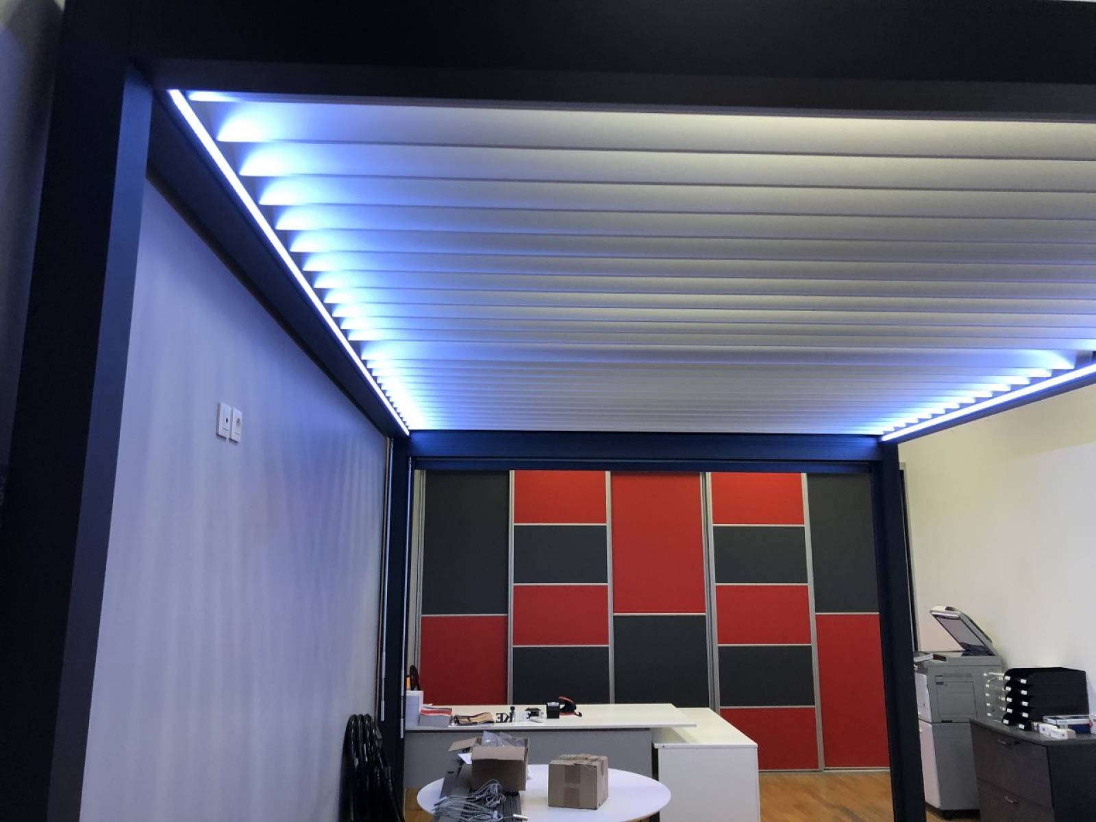 Pose de pergola bioclimatique sur mesure avec toile de protection à Beynost 01700 Ain