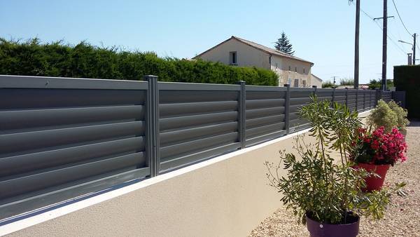 Clôture en aluminium sur murette à Lyon