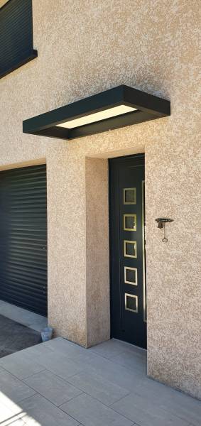 Pose porte d'entrée contemporaine