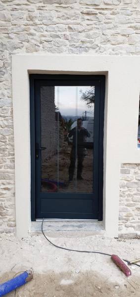 Porte semi-vitrée acier