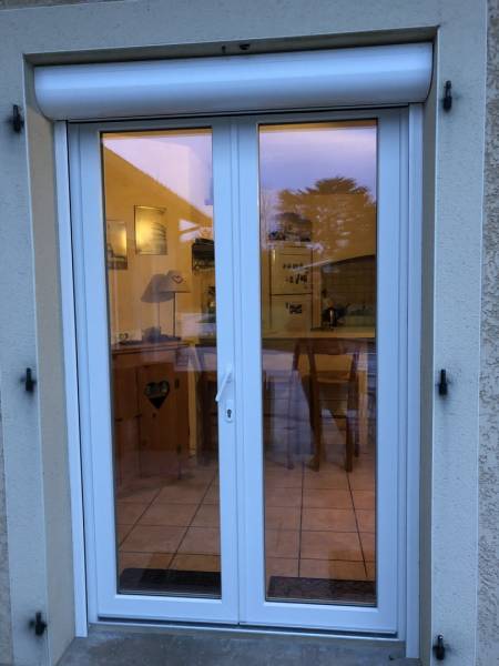 Vente et installation d'une porte fenêtre sur mesure à Quincieux