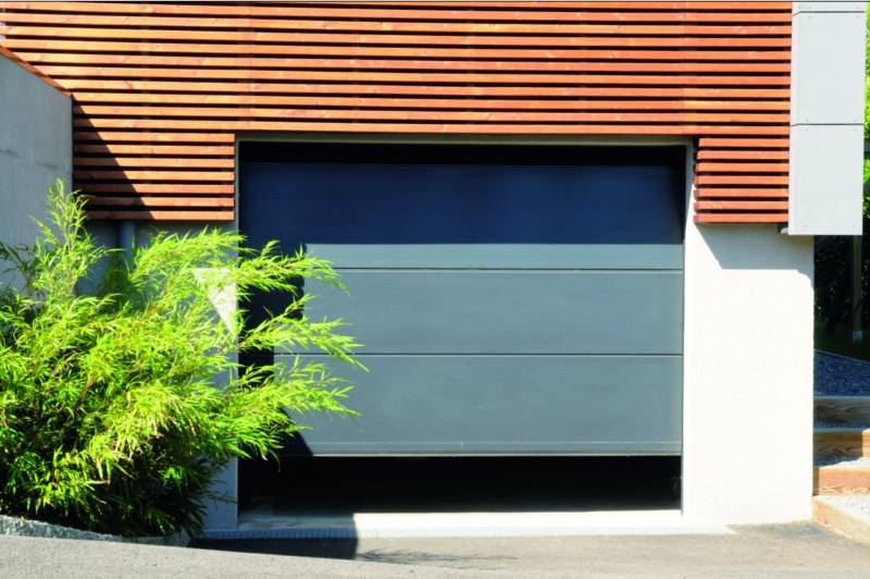 Porte de garage sectionnnelle motorisée à Lyon