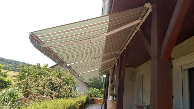 Store banne et réentoilage de stores à Saint-André-le-Gaz