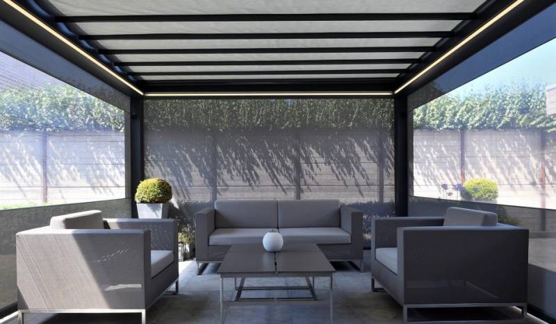 Pergola bioclimatique en aluminium avec screen à Craponne
