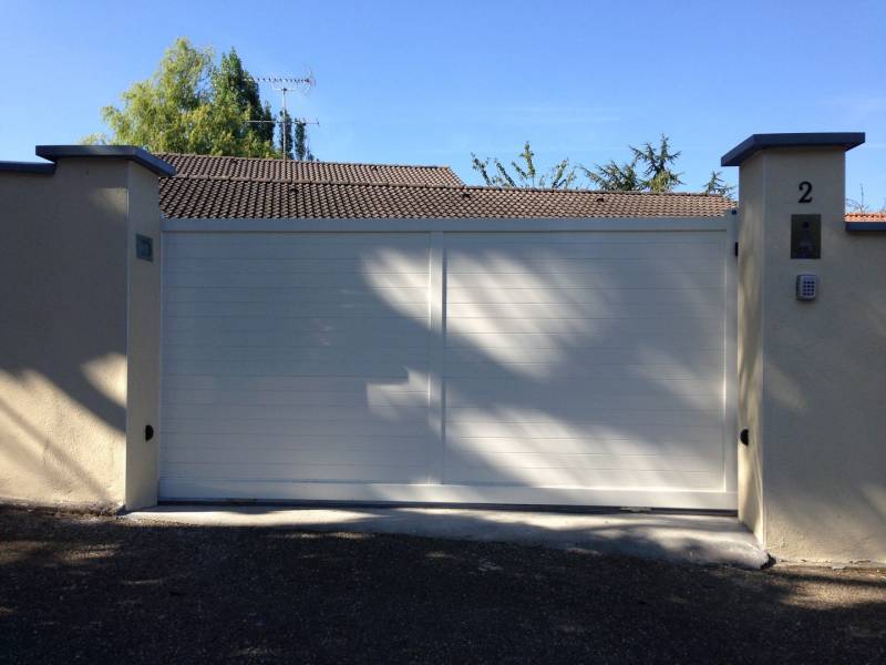 Vente et installation d'un portail sur mesure battant à Lyon