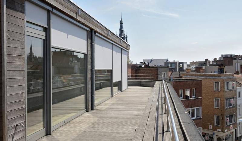 Vente et pose de store fenêtre sur mesure et motorisable à Lyon