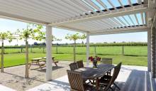 Pergola sur mesure à lames orientables couplé dans la largeur, vendu et installé à Lyon