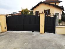 Vente et pose d'un portail et portillon traditionnel aux alentours de Lyon