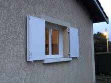 Vente et installation de volet battant sur mesure en aluminium aux alentours de Lyon