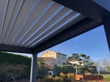 Pergola à lames orientables sur mesure installé à Chaponost