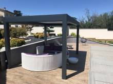 POSE D'UNE PERGOLA SUR MESURE A TOILE A VAUGNERAY