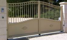 Portail en aluminium modèle traditionnel proche de Lyon