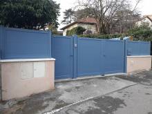 POSE D'UNE CLOTURE ET D'UN PORTAIL EN ACIER A TASSIN-LA-DEMI-LUNE