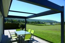 Pergola en aluminium avec store enroulable
