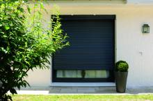 Installation de volets roulants sur mesure en aluminium et motorisés à Lyon