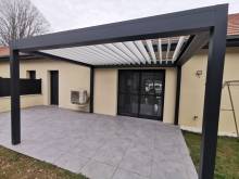 Pergola Bioclimatique B200 XL dotée de lames orientables en aluminium à Montalieu-Vercieu 