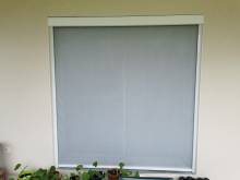 Pose de moustiquaires enroulables sur mesure en Isère