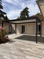 La pergola B200 XL personnalisée à Écully