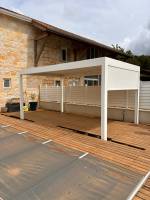 Pergola B200 XL avec screen zip intégré installée à Frontonas