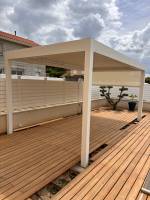 Pergola B200 XL avec screen zip posée à Frontonas