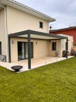 Installation d’une pergola B200 XL sur mesure à Genay
