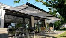 Vente et installation d'un store coffre sur mesure et motorisé pour une terrasse à Lyon