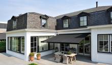 Vente et pose de store banne coffre sur mesure pour une terrasse à Lyon