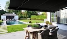 Vente et installation d'un store coffre pour salon de jardin aux alentours de Lyon