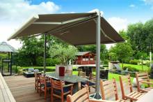 Vente et pose d'un store double sur mesure pour terrasse de restaurant aux alentours de Lyon